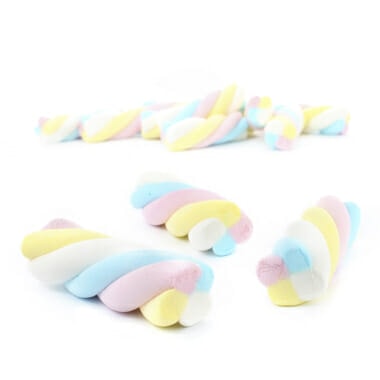 marshmallow torcidos coloridos